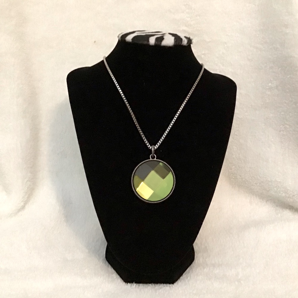✨Beautiful Green Prism Necklace